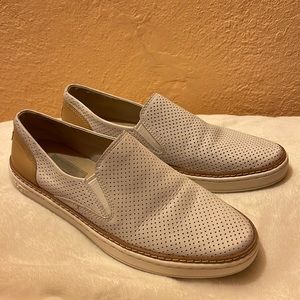 UGG  white leather  Slip Ons 7
